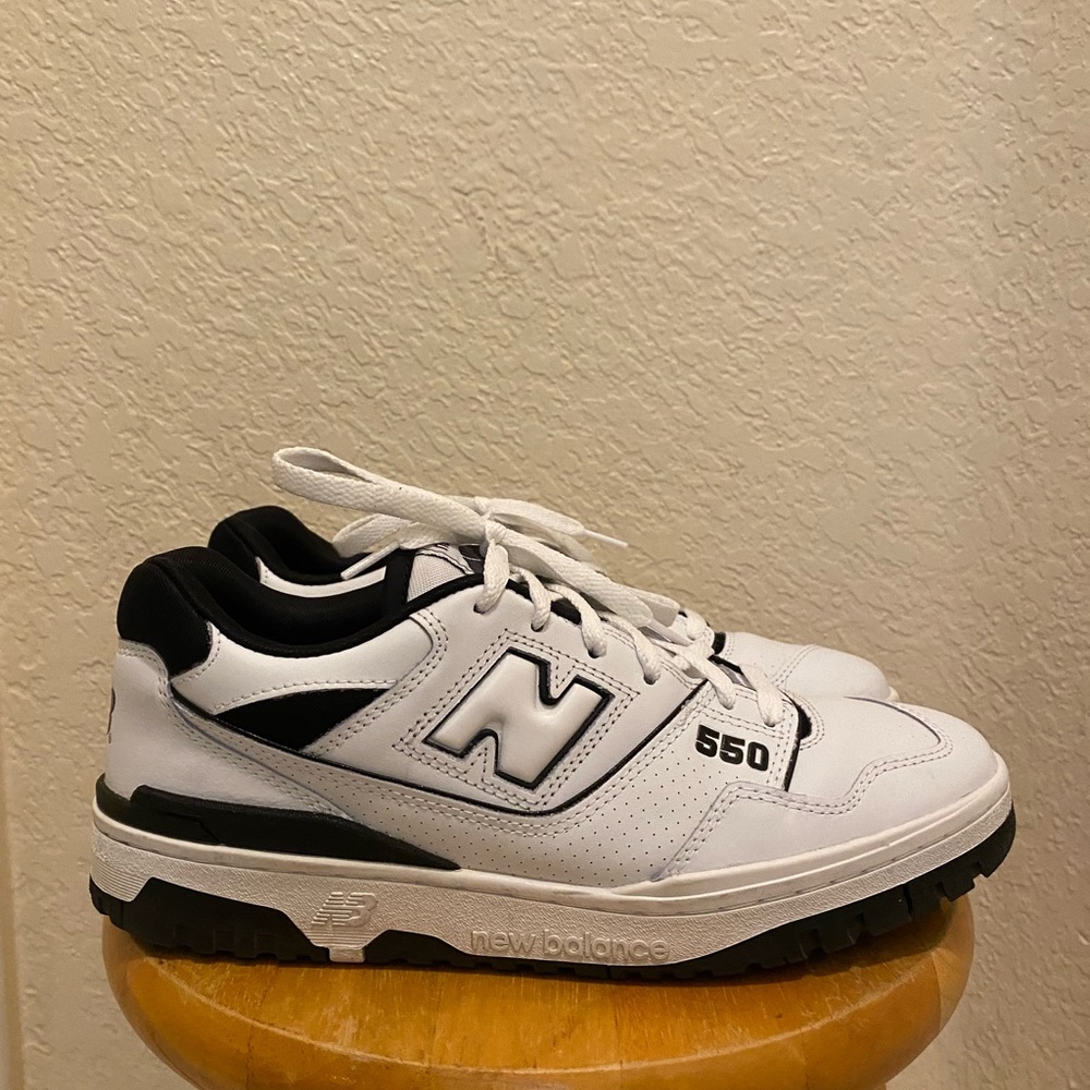 New Balance 550 - White / Black